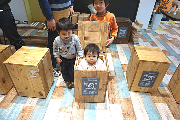赤ちゃん in ゴミBOX!