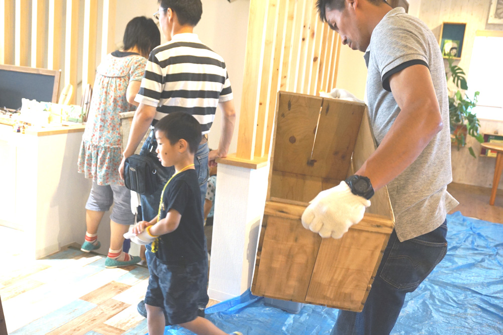 第4回H・DIYスクール、『座れる収納ボックス』作り、外に移動
